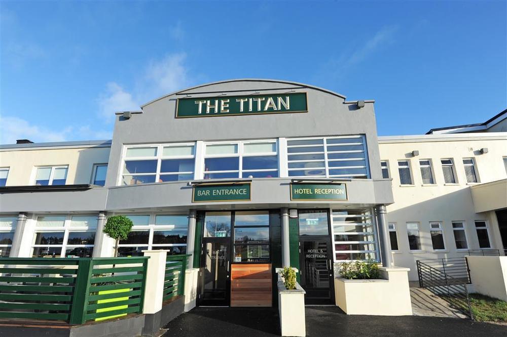 The Titan Hotel ไคลด์แบงก์ ภายนอก รูปภาพ
