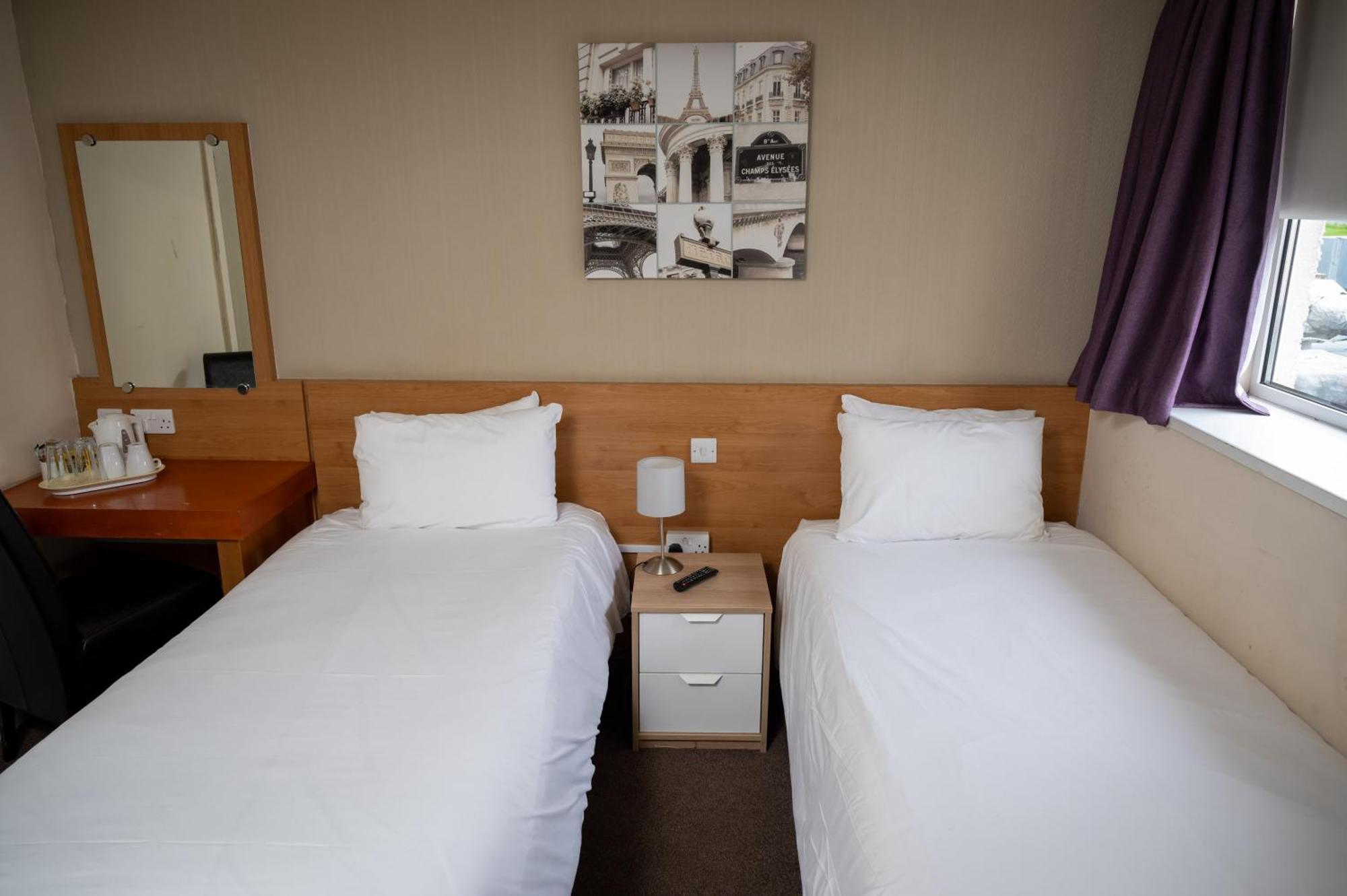 The Titan Hotel ไคลด์แบงก์ ภายนอก รูปภาพ